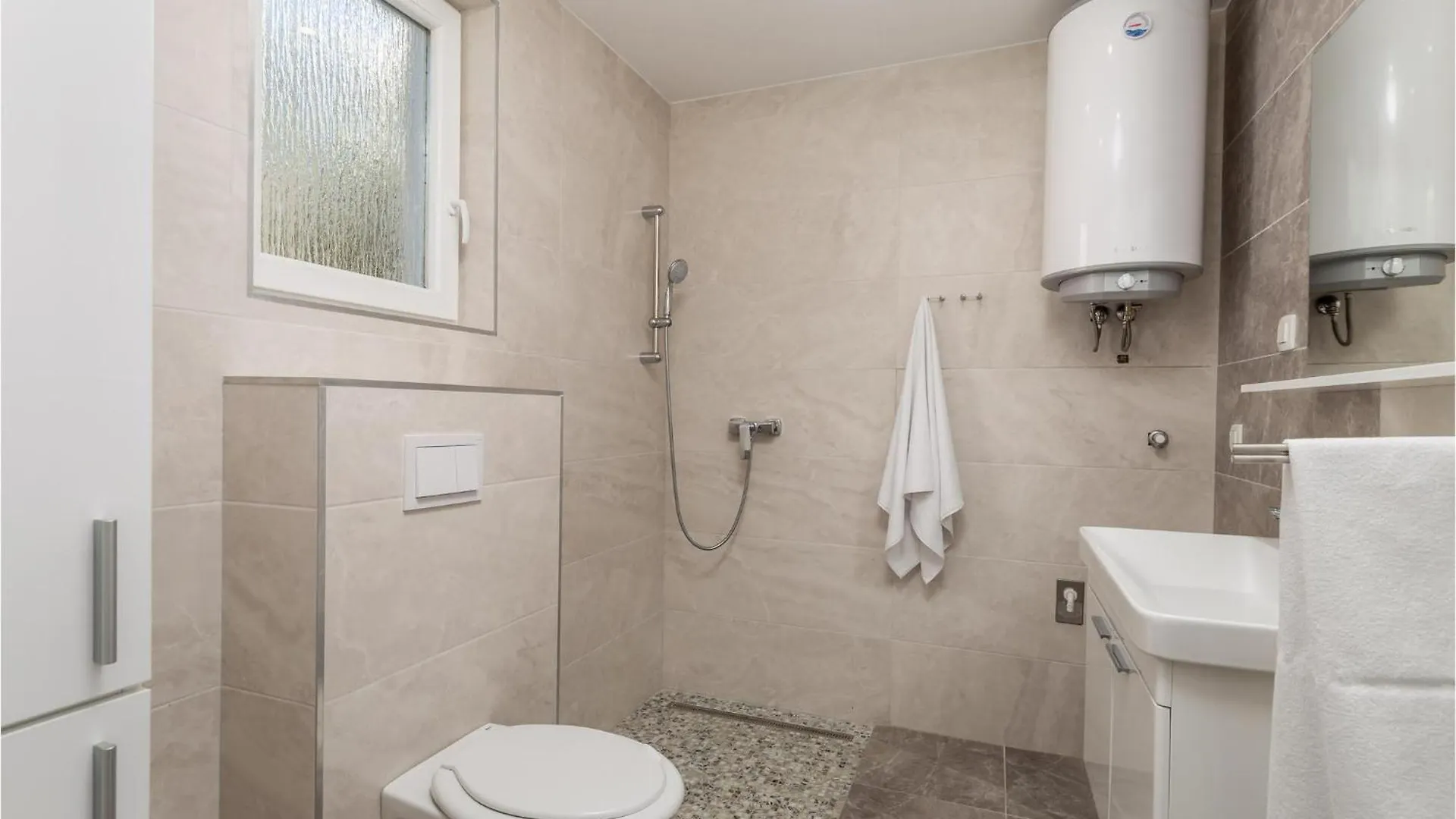 Holiday home Stunning Home In Banjol With House Sea View
